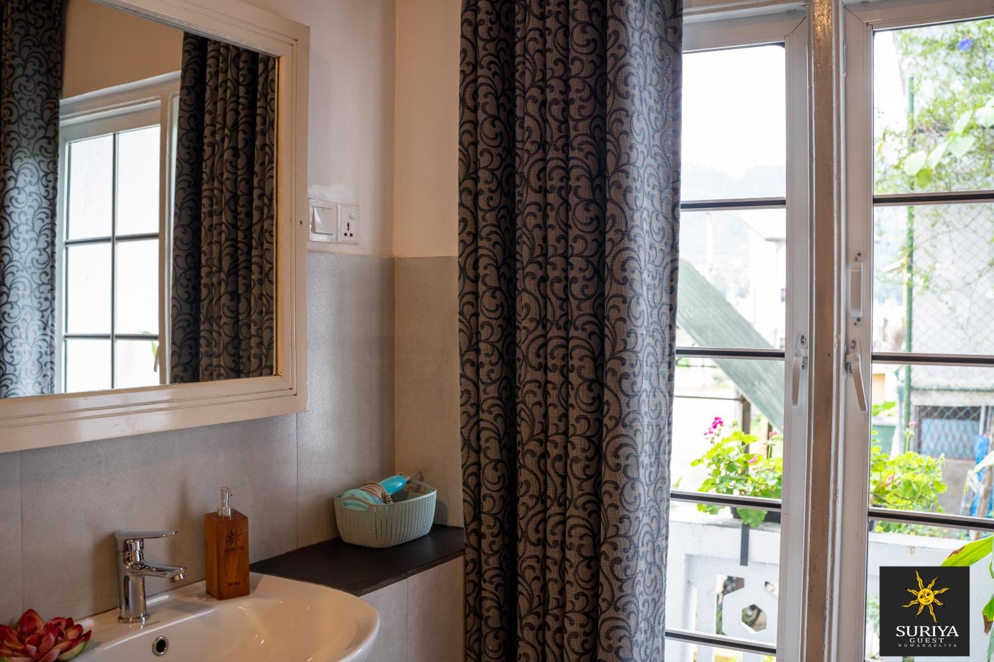 Suriya Guest Hotell Nuwara Eliya Exteriör bild